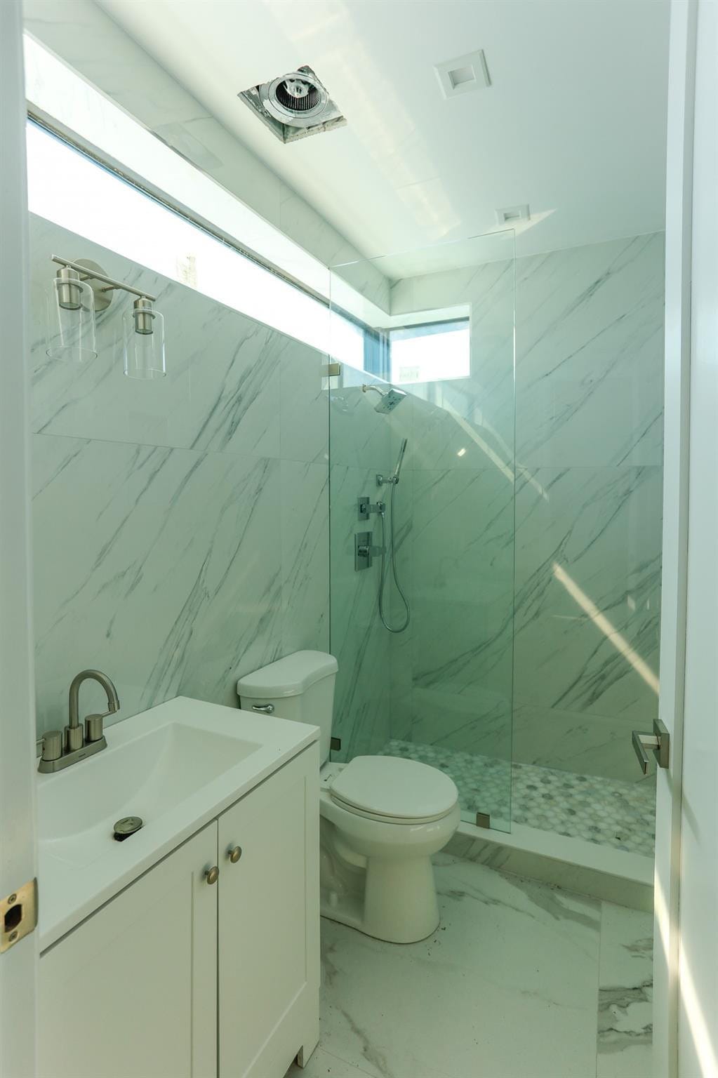 2421 NE 201st Street, Miami, FL 33180 photo 23