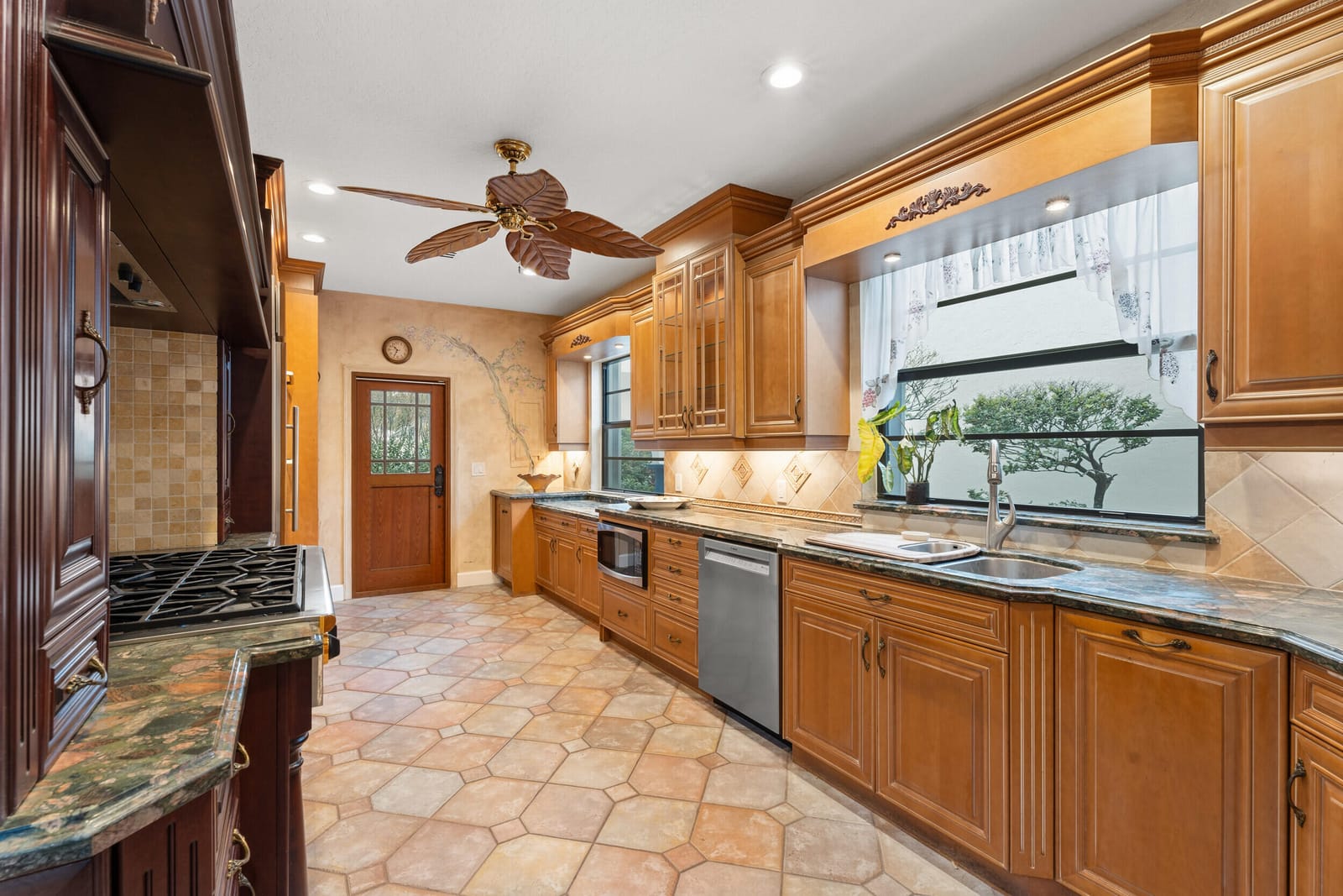 114 S Lake Drive, Lantana, FL 33462 photo 15