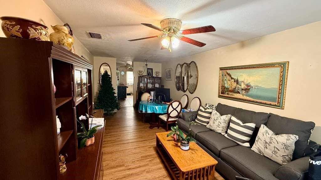 280 NE 40th Court, Oakland Park, FL 33334 photo 15