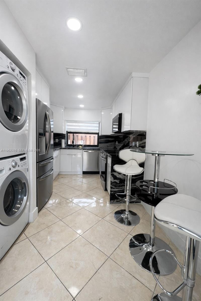 6012 NW 172nd Terr Circle, Hialeah, FL 33015 photo 2