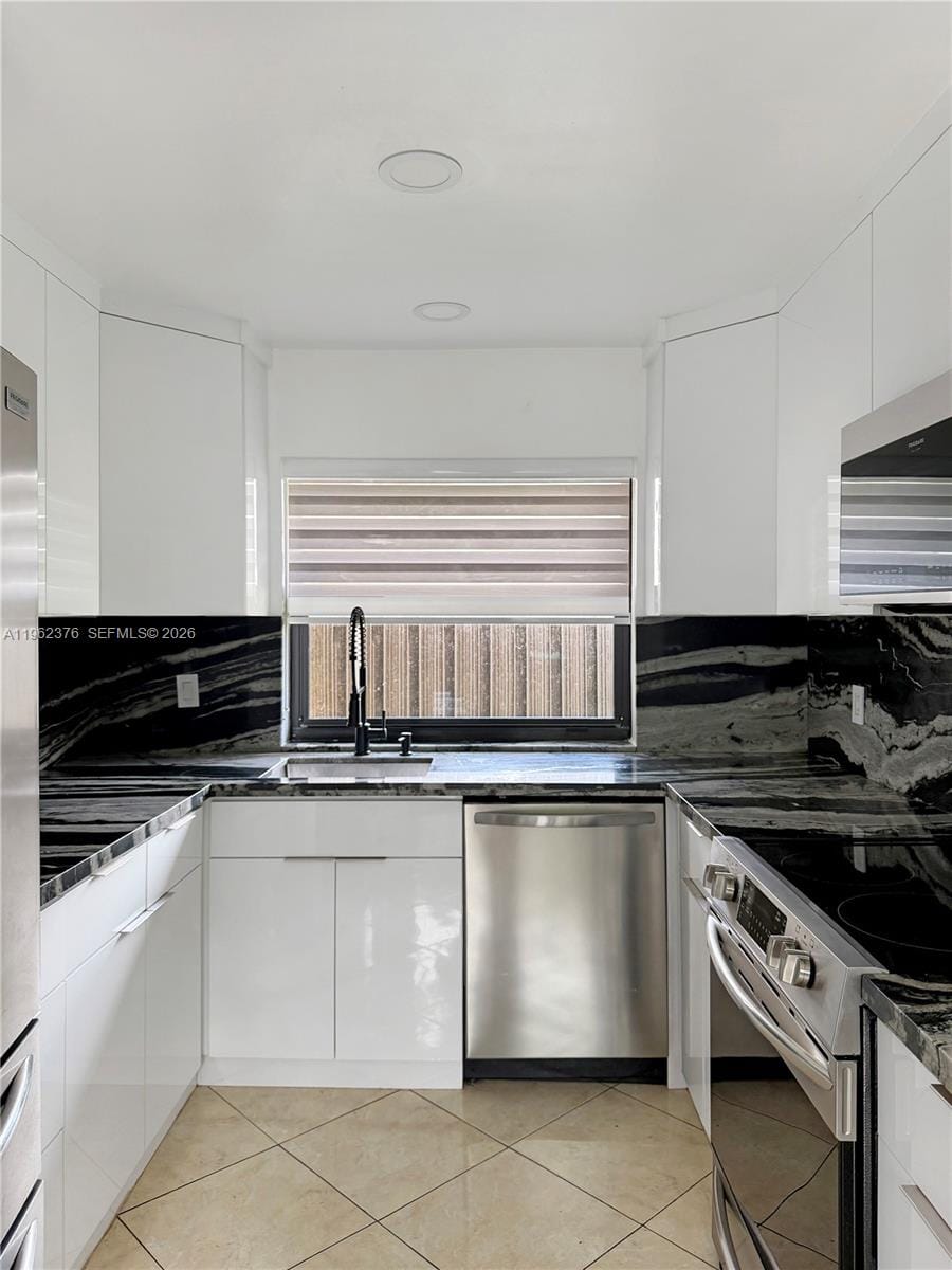 6012 NW 172nd Terr Circle, Hialeah, FL 33015 photo 21