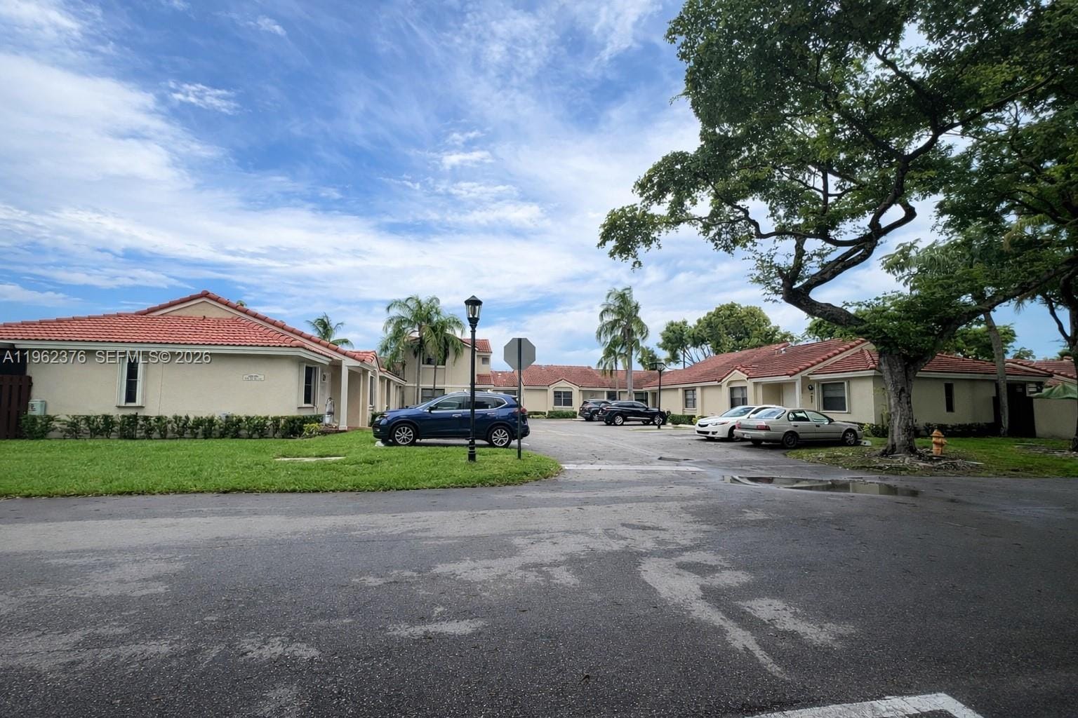 6012 NW 172nd Terr Circle, Hialeah, FL 33015 photo 4