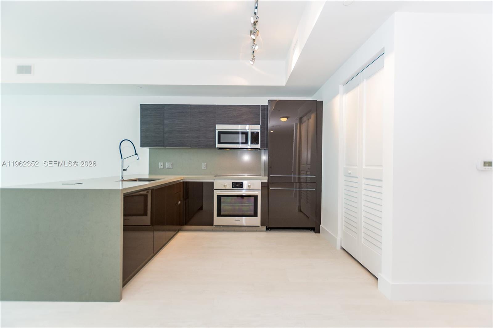 1080 Brickell Avenue 1706 — photo 6