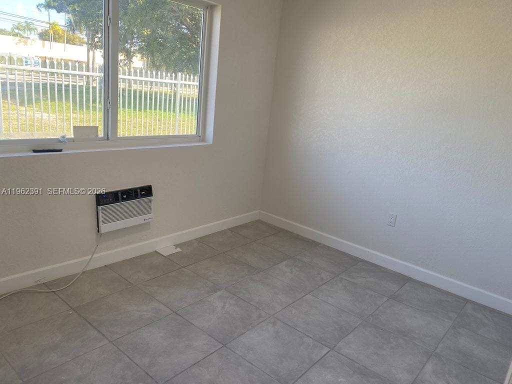 10030 W Indigo Street 9 — photo 4