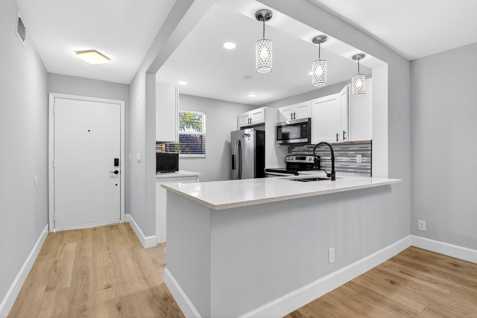 2515 NE 2nd Court 204 — photo 11