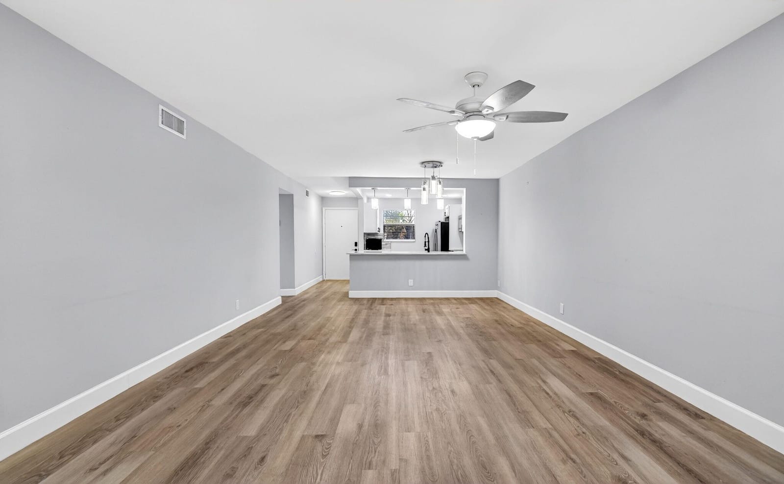 2515 NE 2nd Court 204 — photo 7