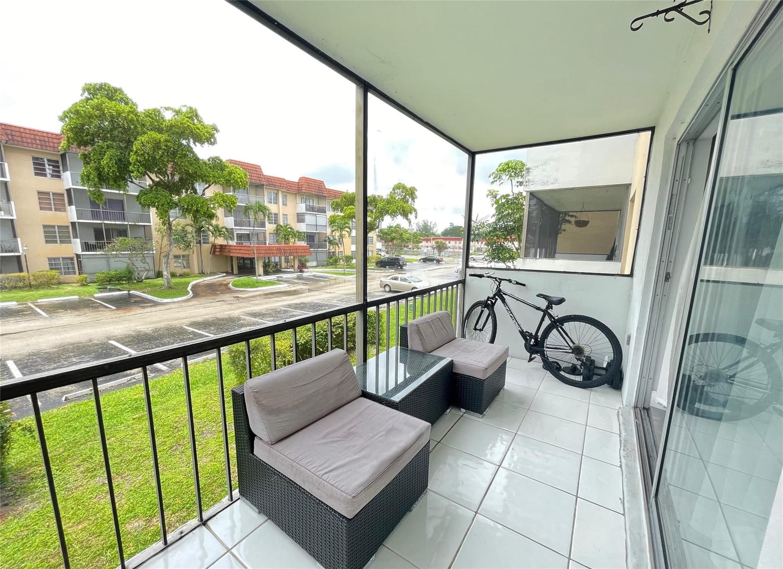 4156 Inverrary Drive 204 — photo 6