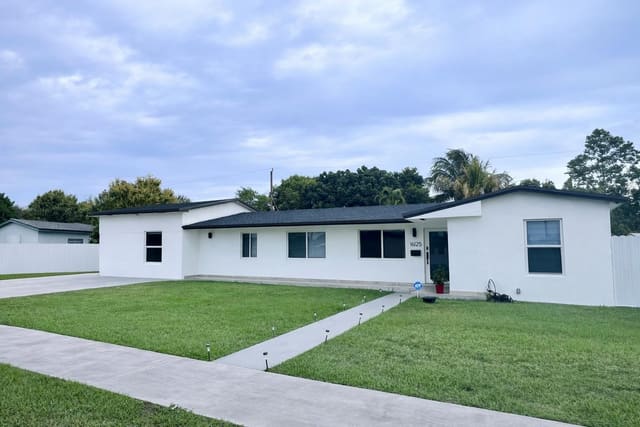 16125 SW 98th Court, sold in Palmetto Country Club Est, Miami, FL