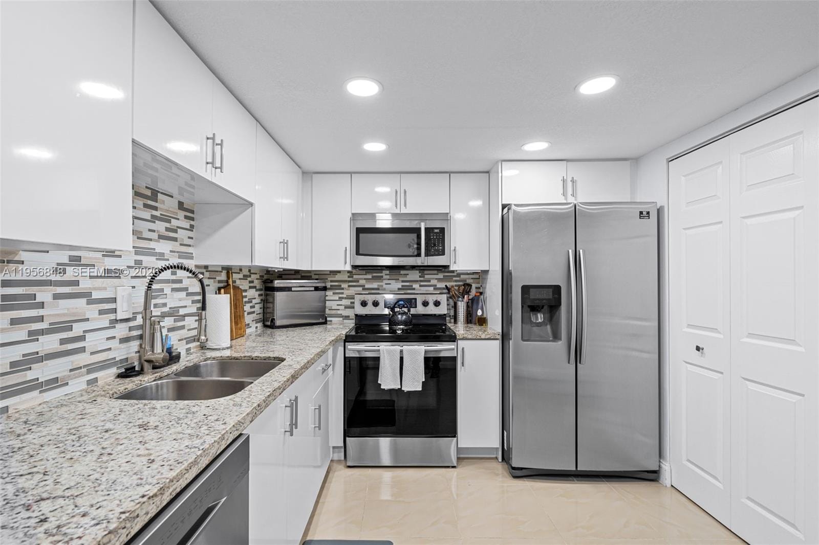 6554 SW 114th Place E74, Miami, FL 33173 photo 23