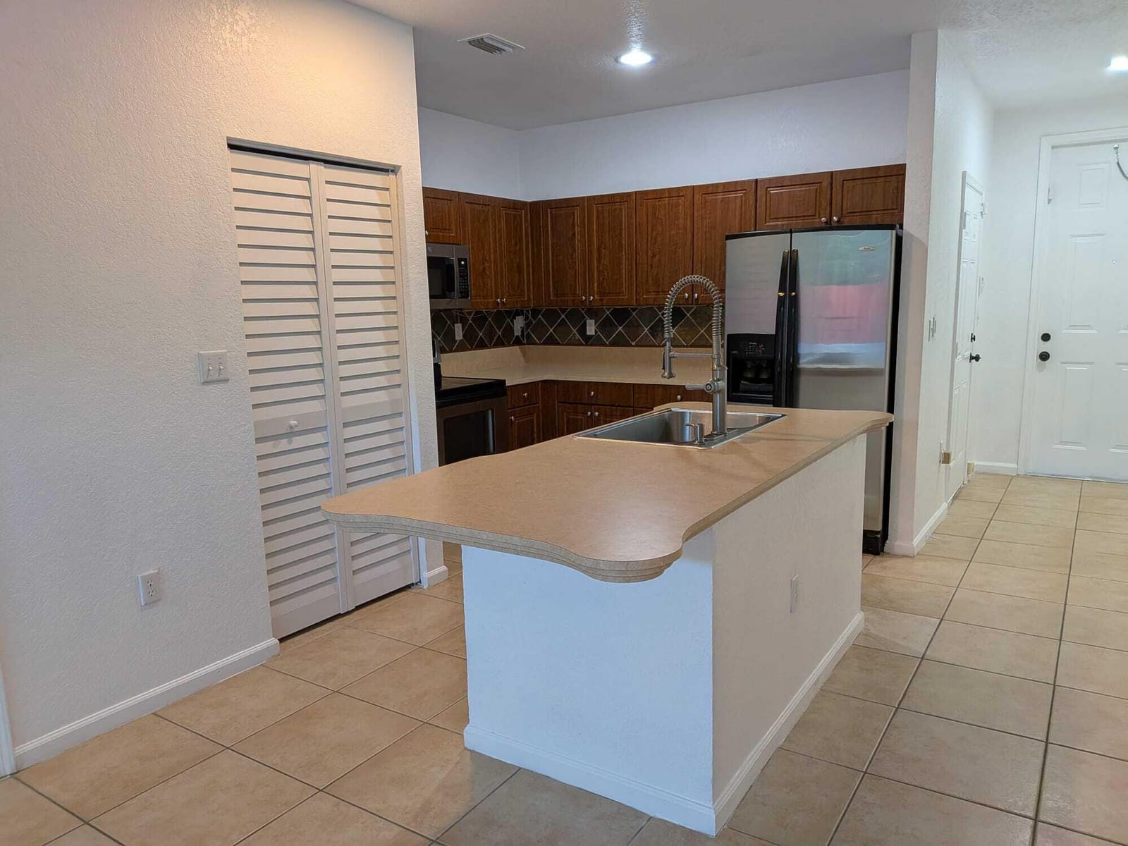 6333 Landings Way 6333 — photo 5
