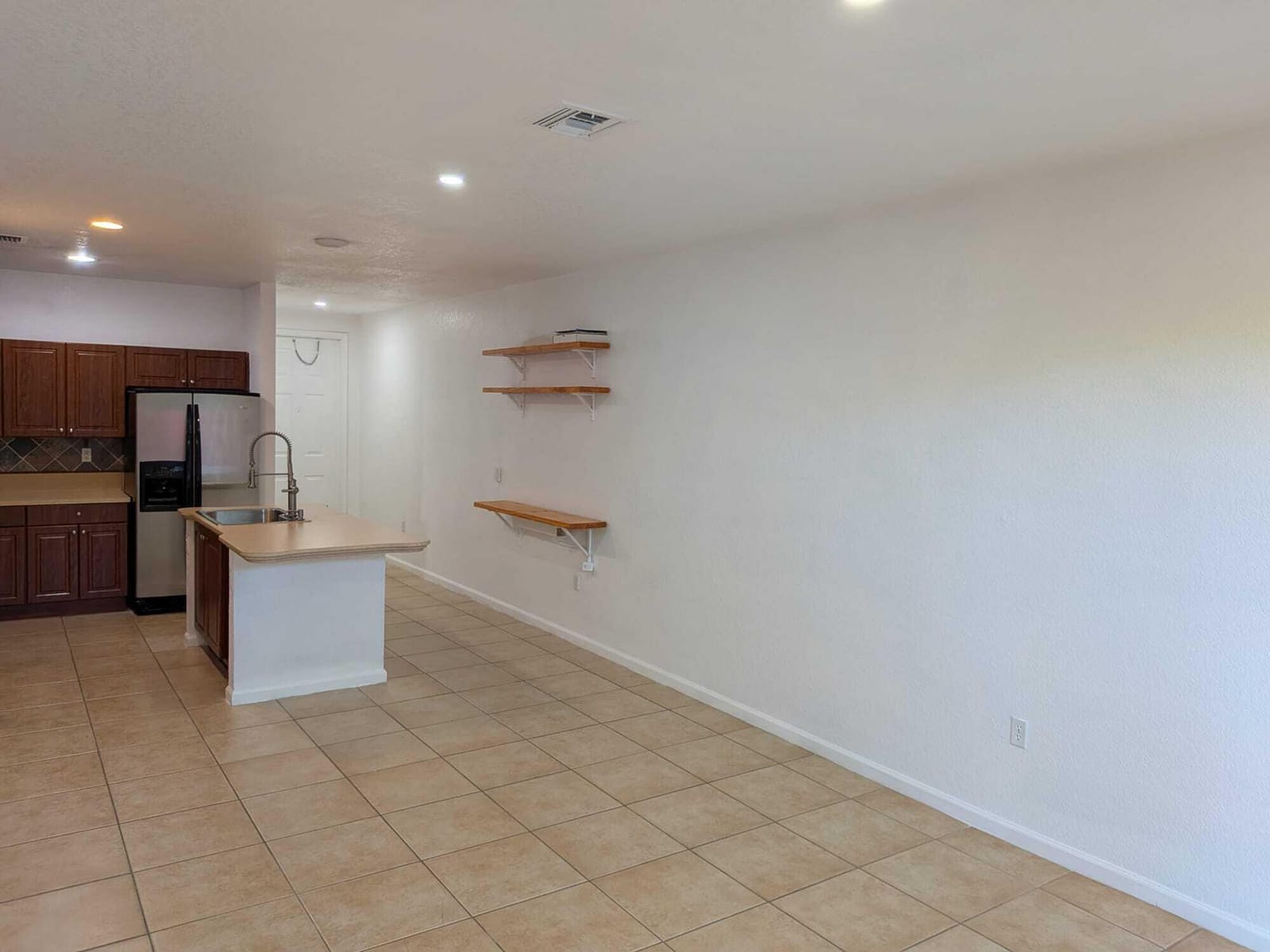 6333 Landings Way 6333 — photo 8