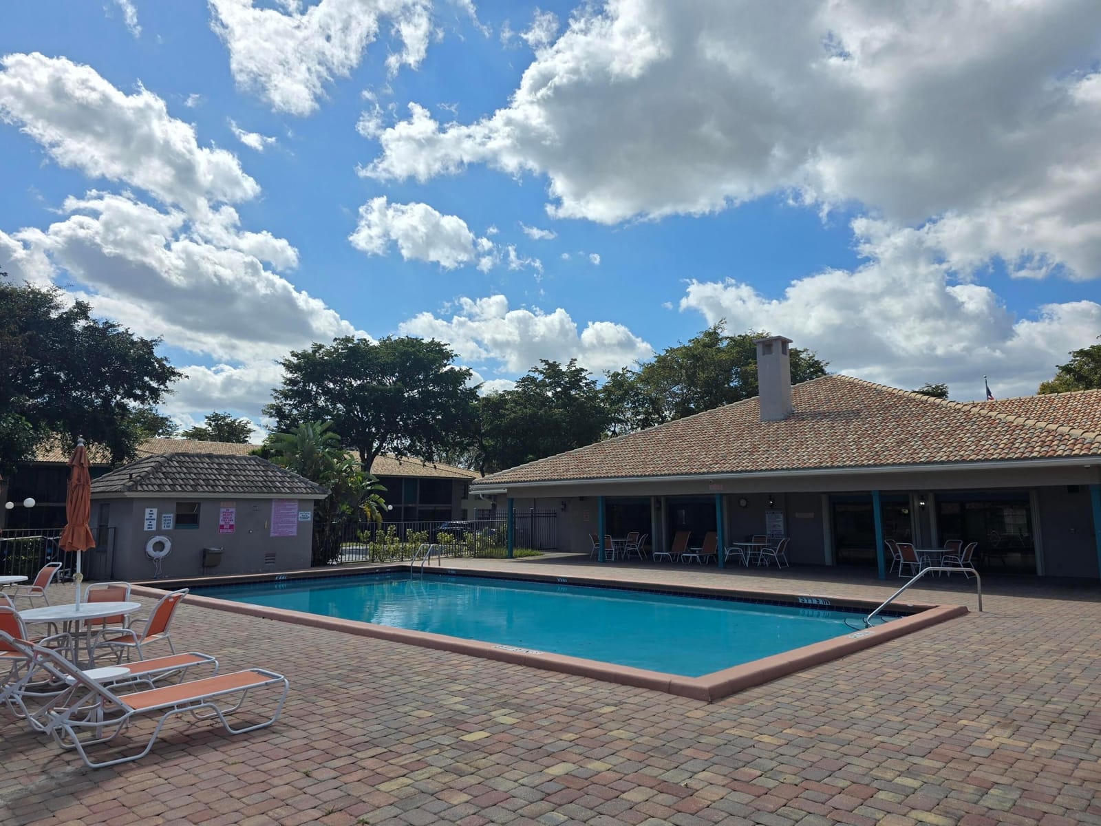9960 Pineapple Tree Drive 208 — photo 2