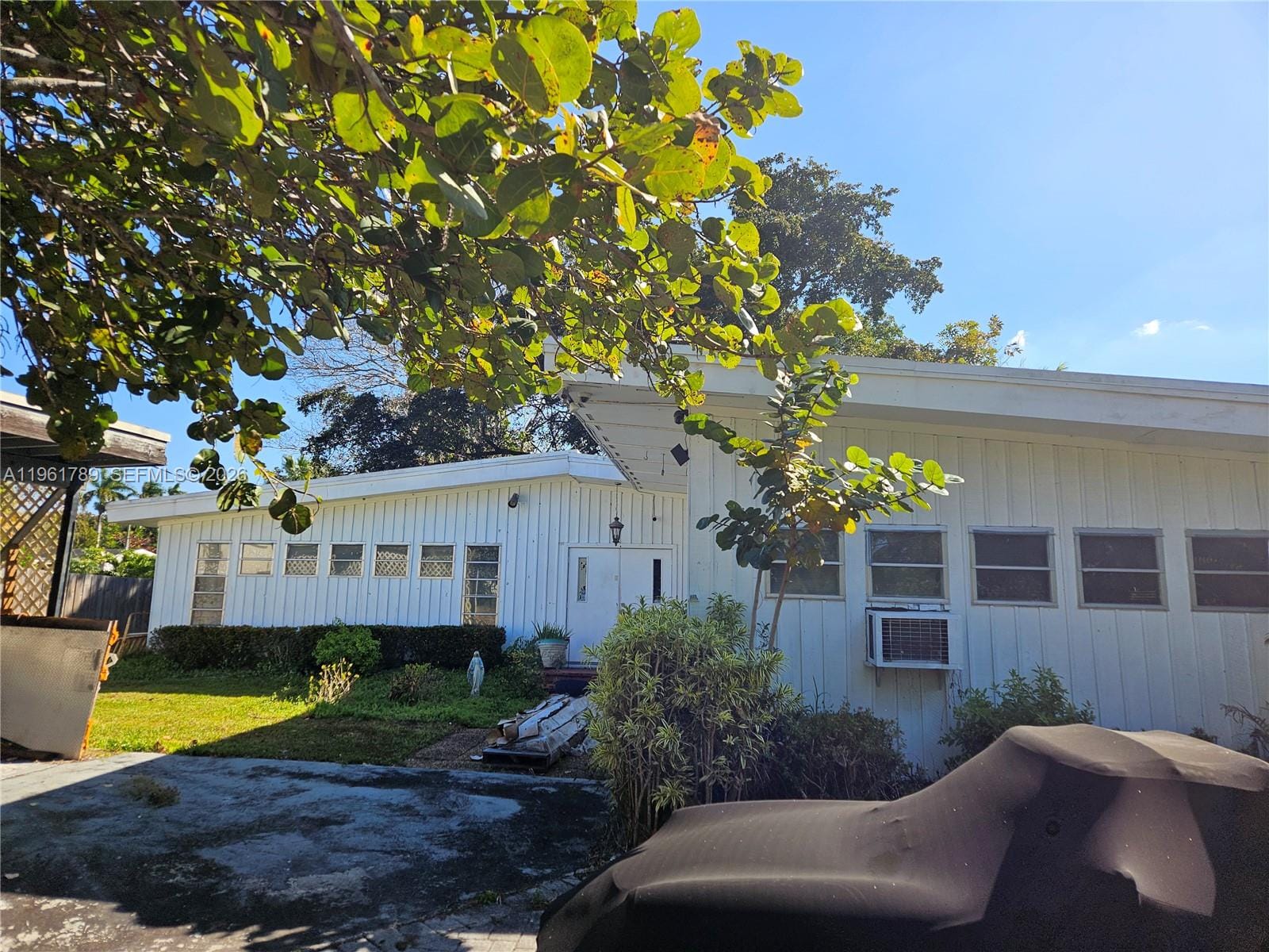 4610 SW 55th Avenue, Davie, FL 33314