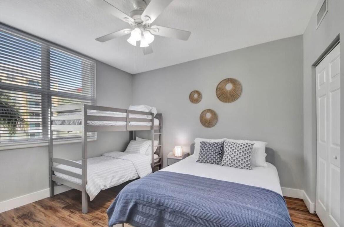 804 E Windward Way 316 — photo 10