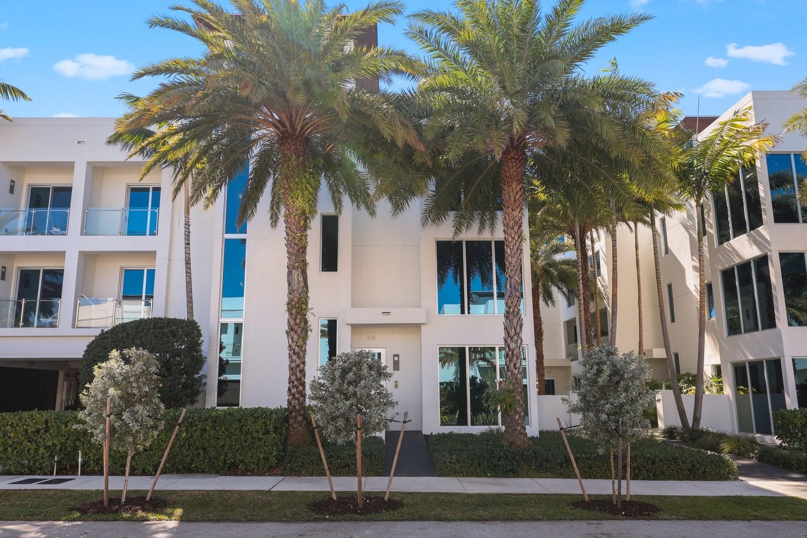 238 Shore Court — photo 2