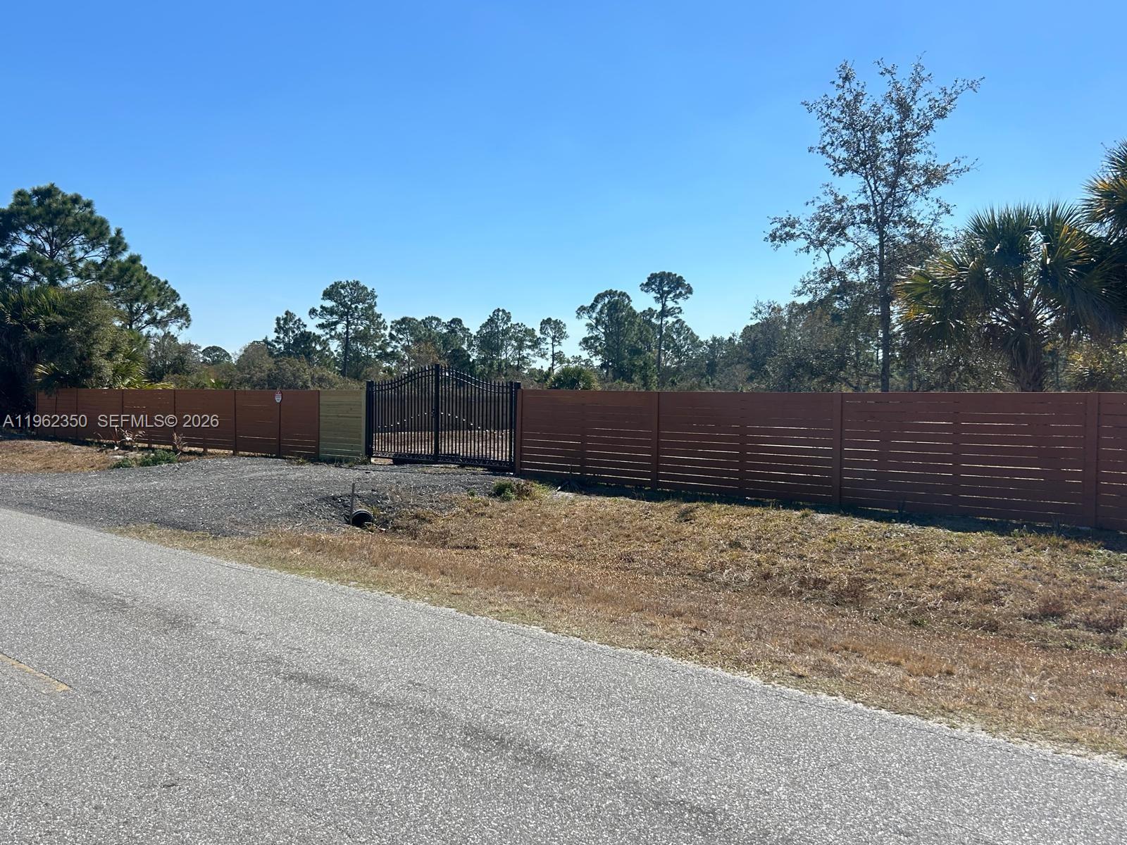 648 Hunting Club Avenue, Clewiston, FL 33440, Clewiston