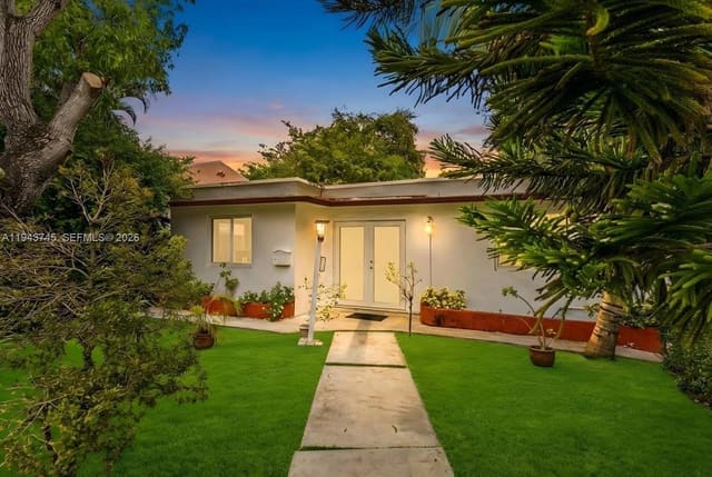 321 SW 19th Road, sold in Holleman Park, Miami, FL