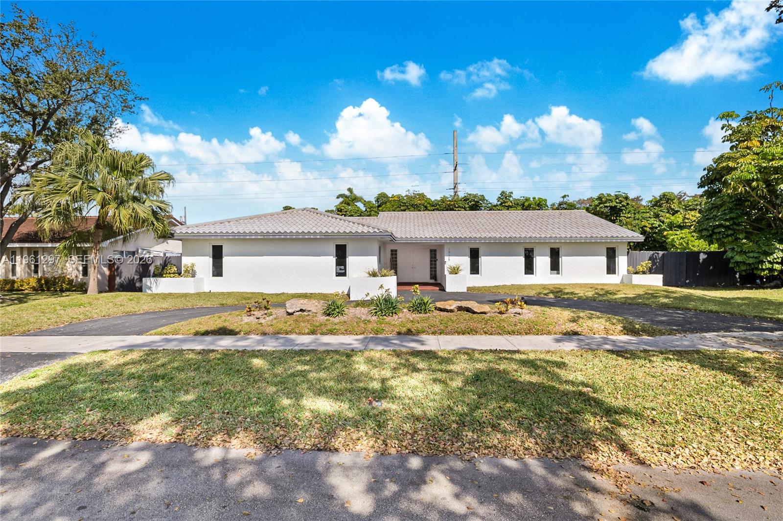 1925 NE 214th Terrace, Miami, FL 33179, Miami