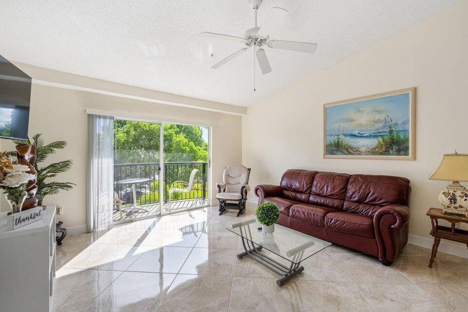 1100 Crestwood Court 1110 — photo 3