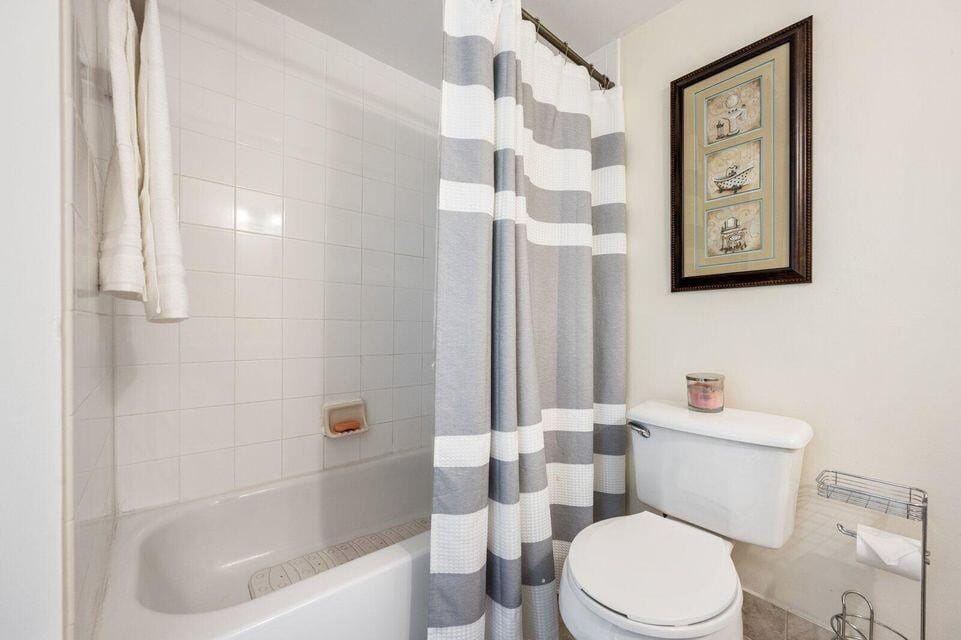 1100 Crestwood Court 1110 — photo 8