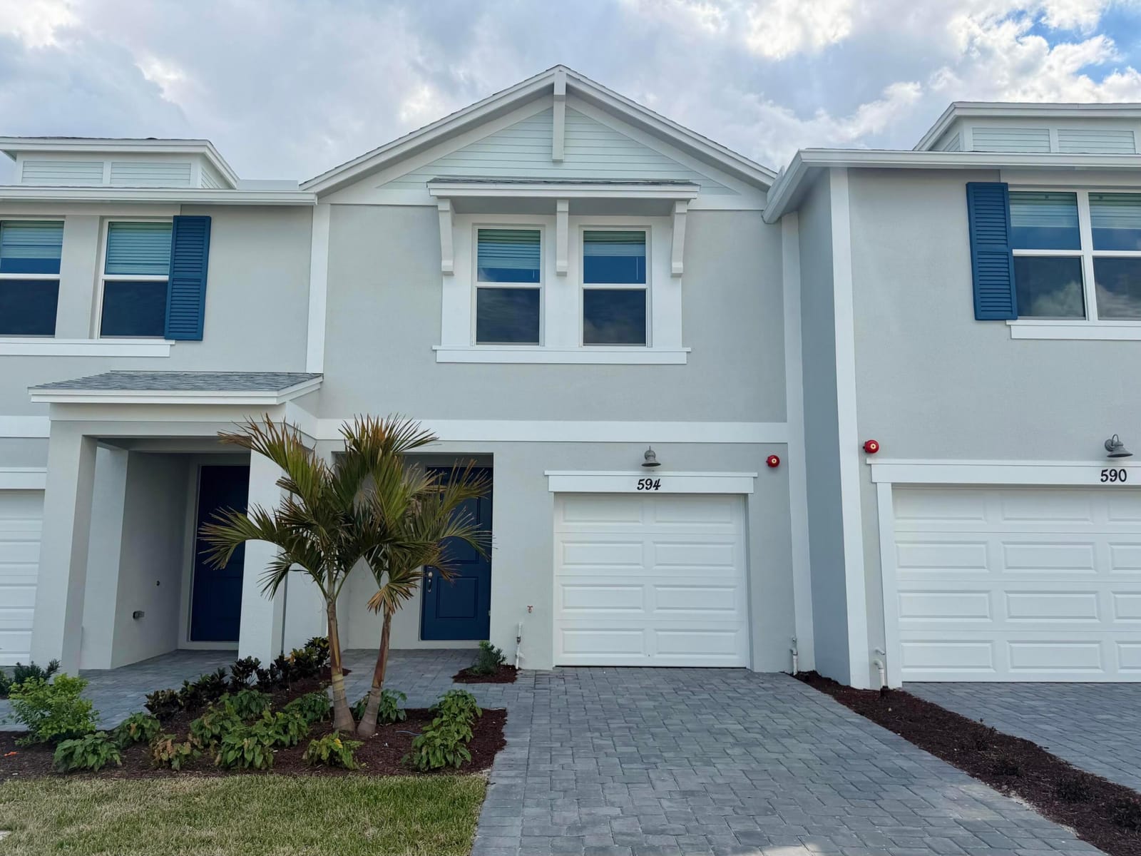 594 Salisbury Circle, Fort Pierce, FL 34982 photo 1
