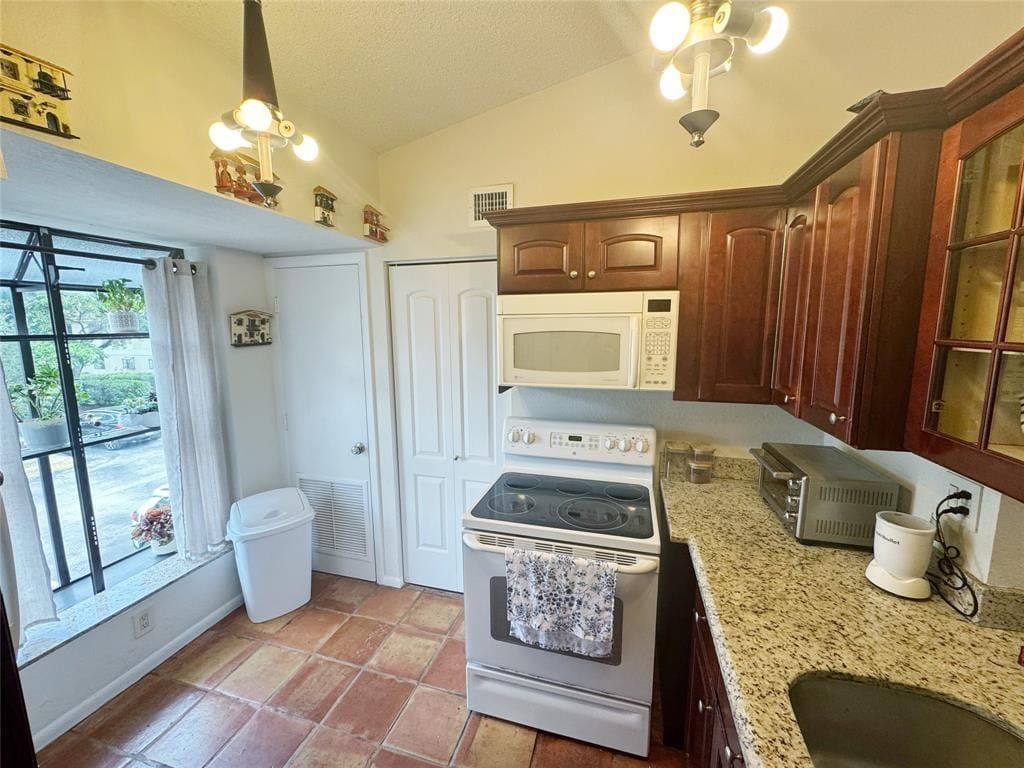 715 Gardens Drive 203 — photo 4