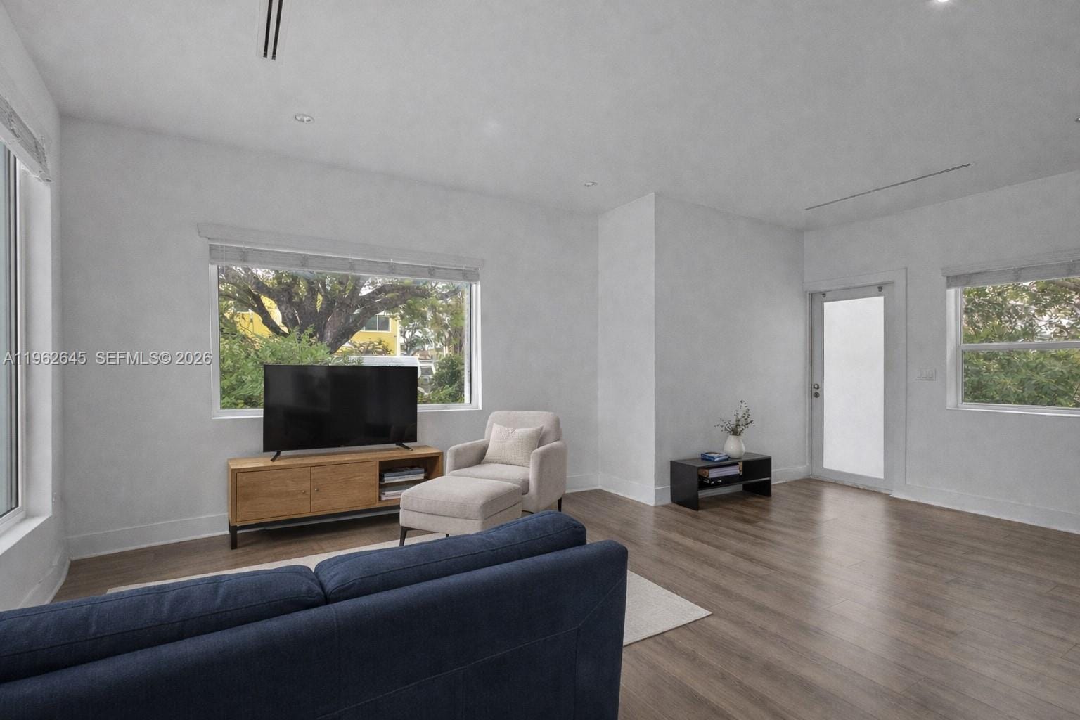 2900 SW 4th Street — photo 3