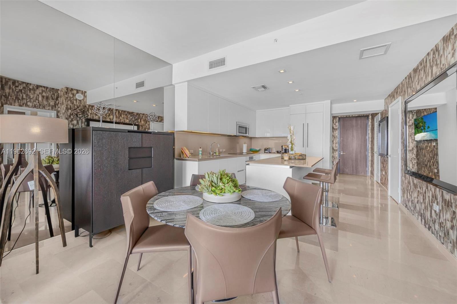 88 SW 7th Street 3806, Miami, FL 33130 photo 16