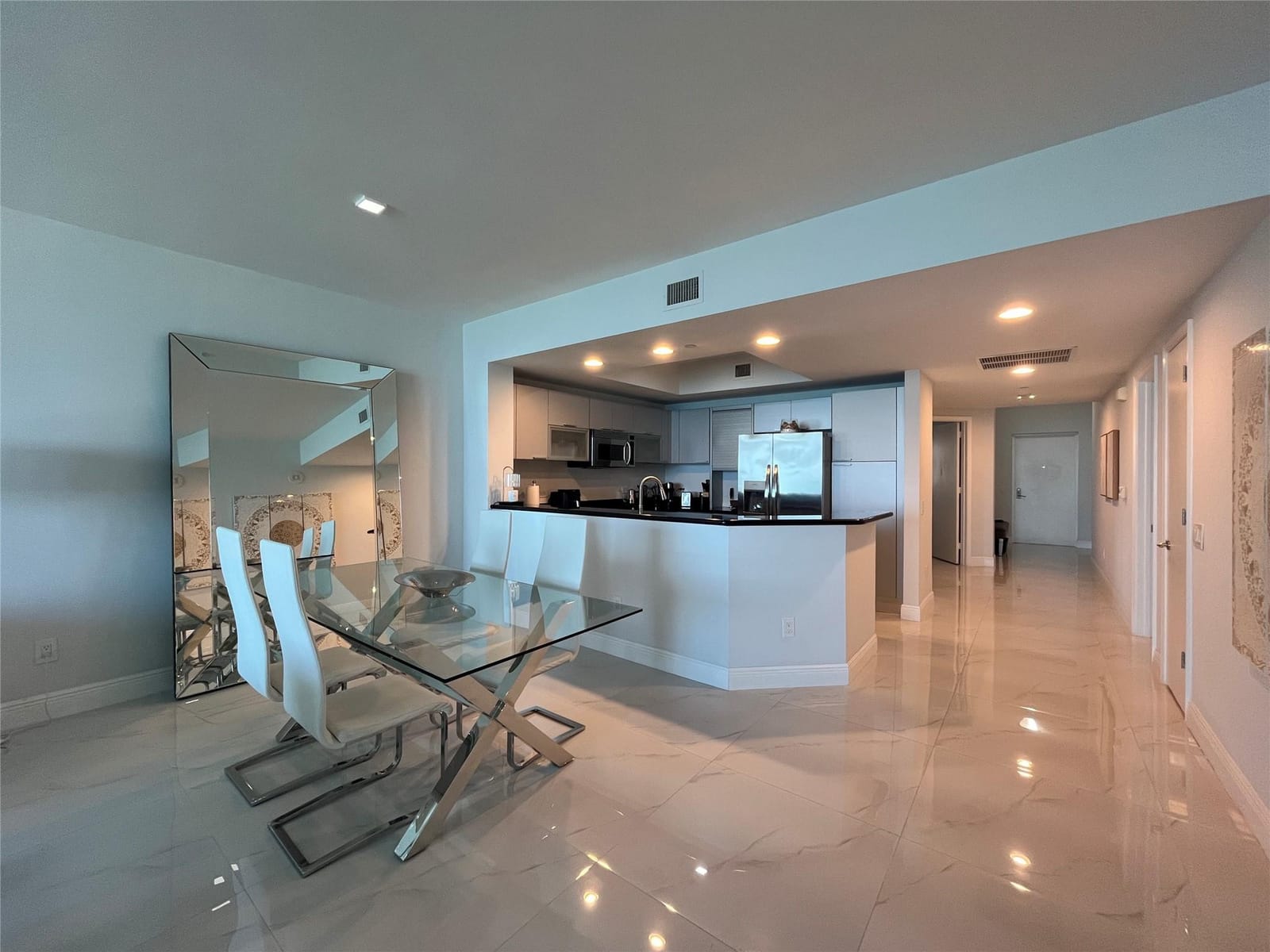2650 Lake Shore Drive 803 — photo 7