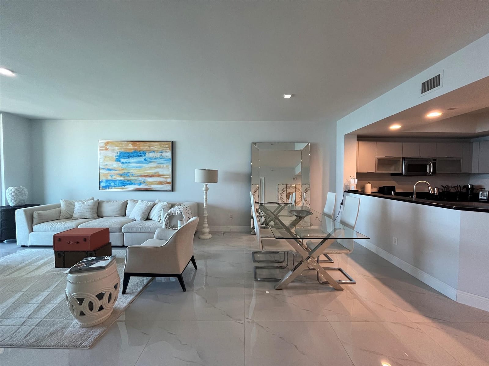 2650 Lake Shore Drive 803 — photo 8