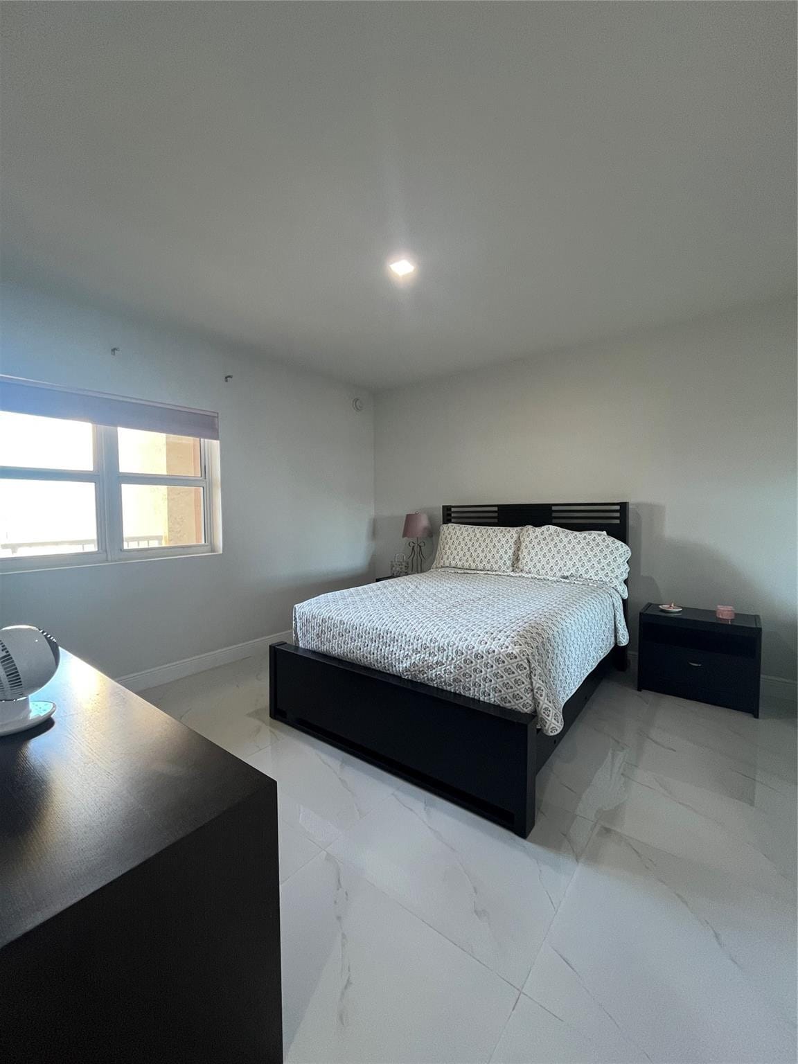 2650 Lake Shore Drive 803 — photo 2
