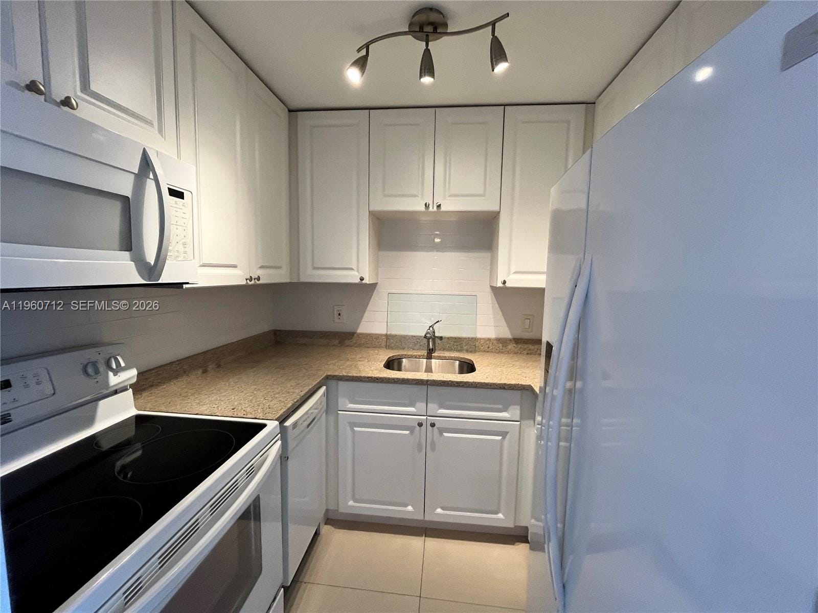 5050 NW 7th Street 312, Miami, FL 33126 photo 5