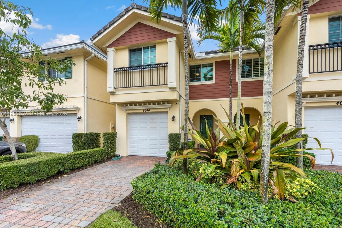 4644 Windmill Lane, Davie, FL 33328