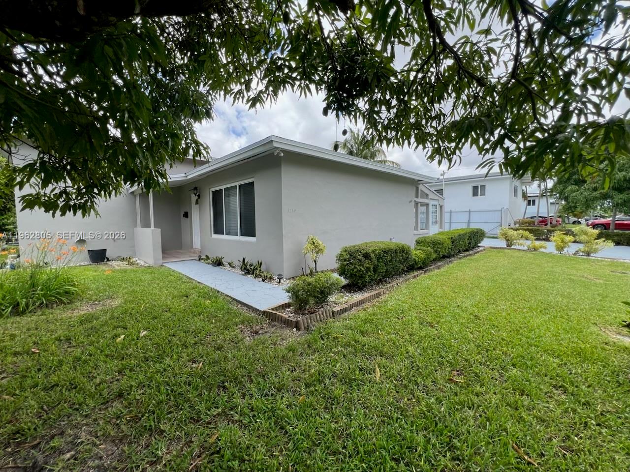 1260 NE 200th Terrace, Miami, FL 33179, Miami