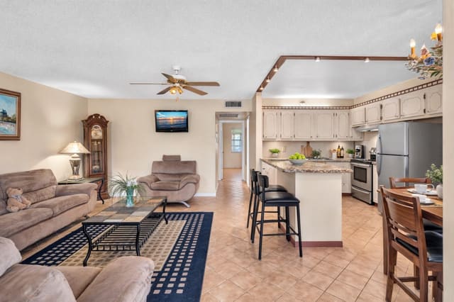 238 Ventnor Q 238, Deerfield Beach, FL 33442