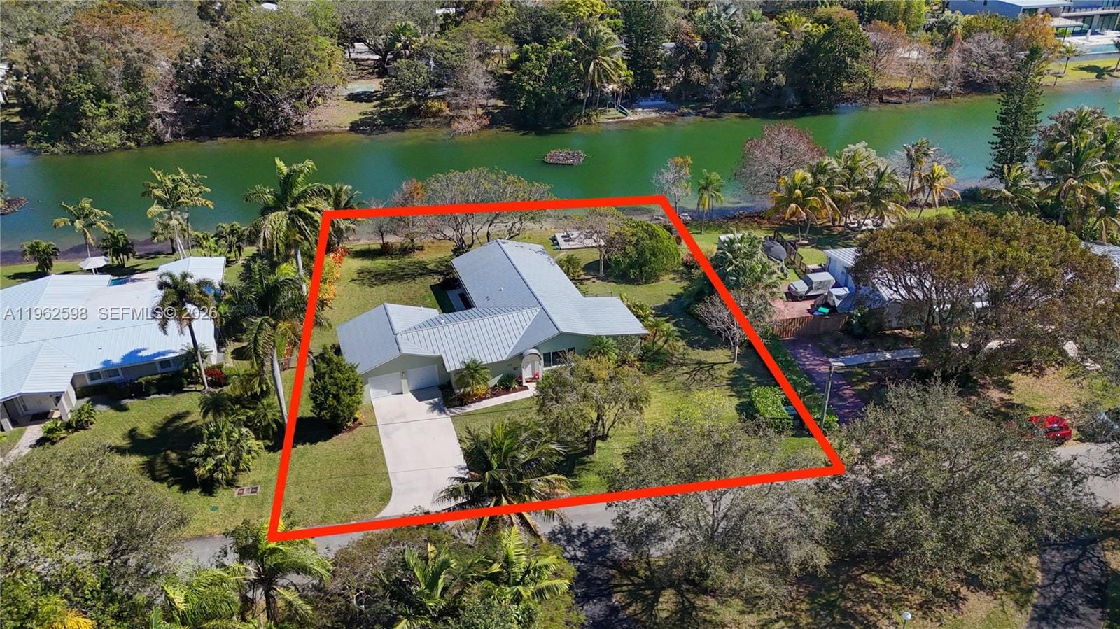 11625 SW 70th Avenue, Pinecrest, FL 33156