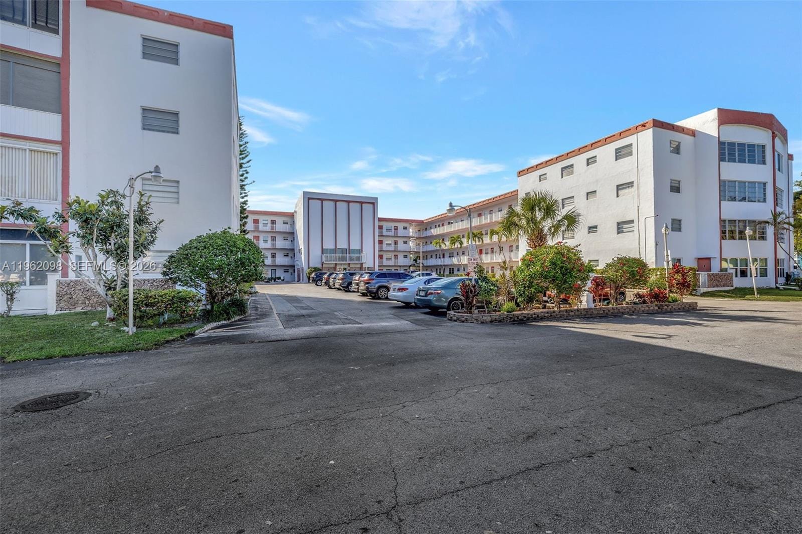 4000 NW 44th Avenue 405, Lauderdale Lakes, FL 33319 photo 28