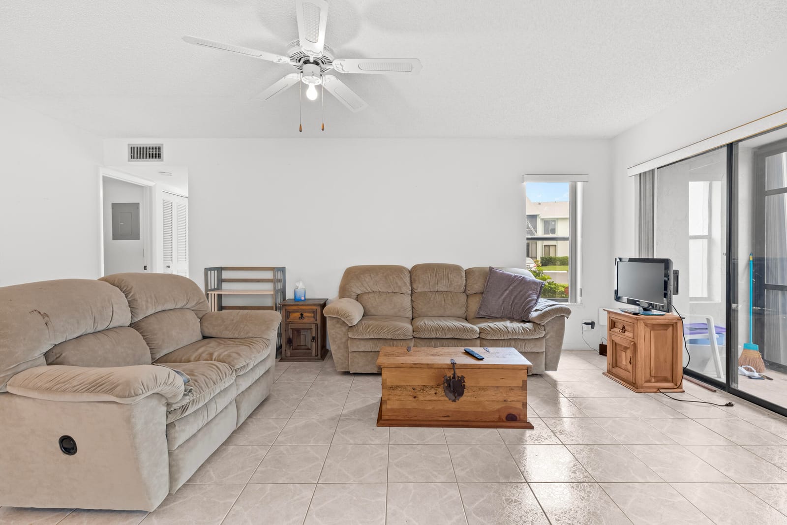 3664 Alder Drive D1, West Palm Beach, FL 33417 photo 4