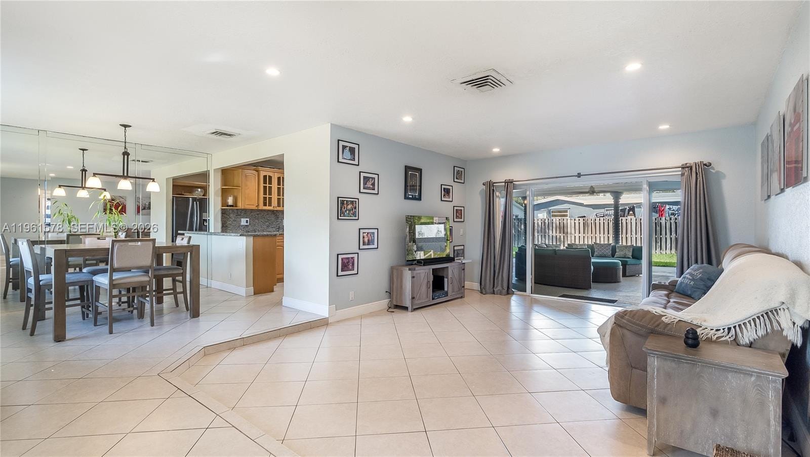 9501 NW 8th Street, Pembroke Pines, FL 33024 photo 2