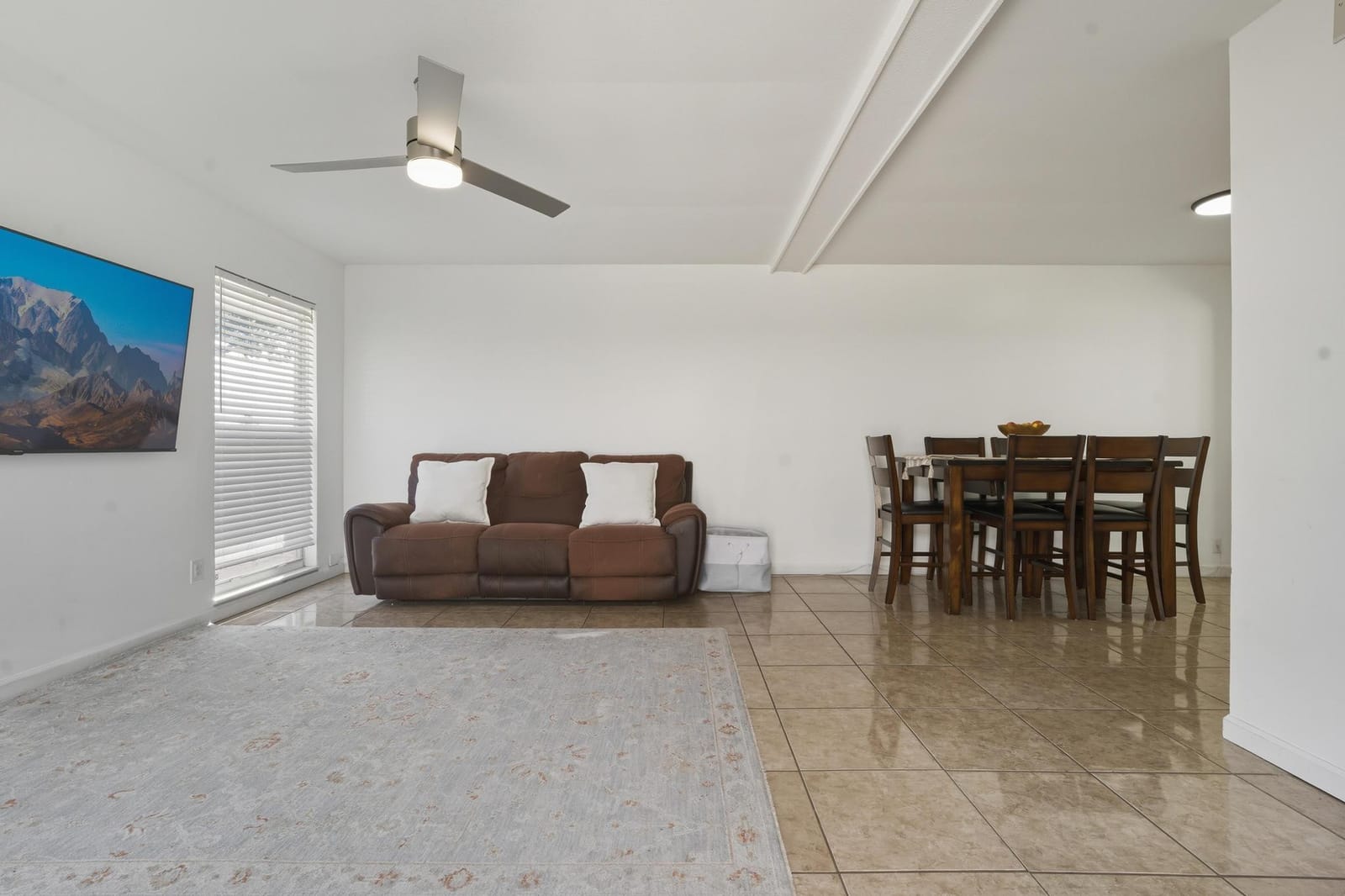 7907 NW 66th Terrace — photo 3