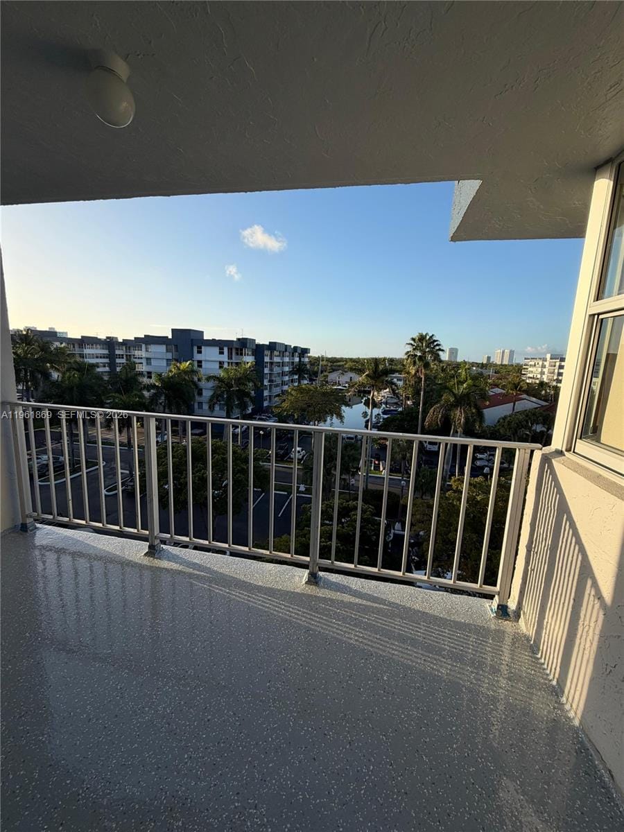 16546 NE 26th Avenue 6H, North Miami Beach, FL 33160 photo 9