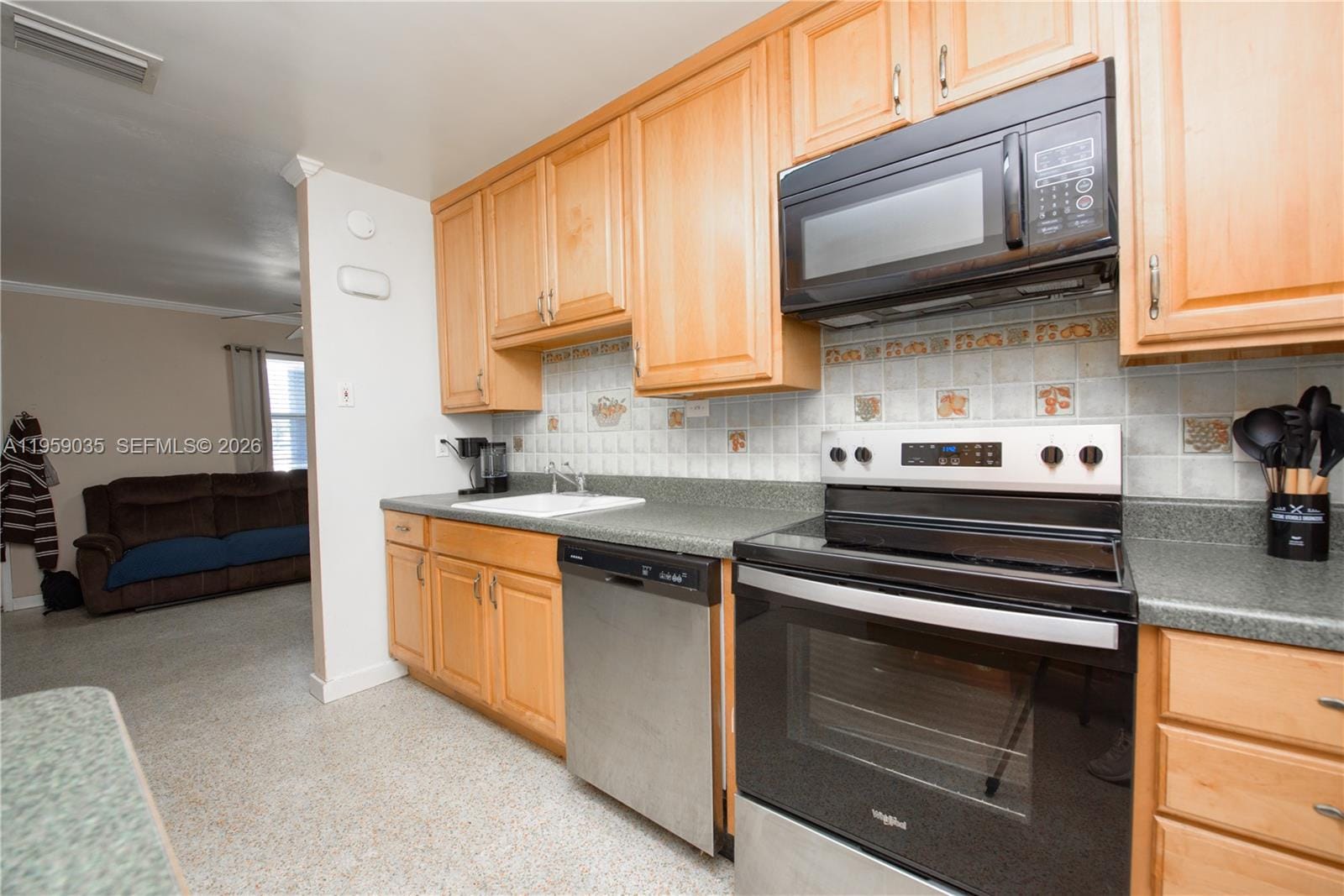 1560 NE 11th Street, Homestead, FL 33033 photo 4
