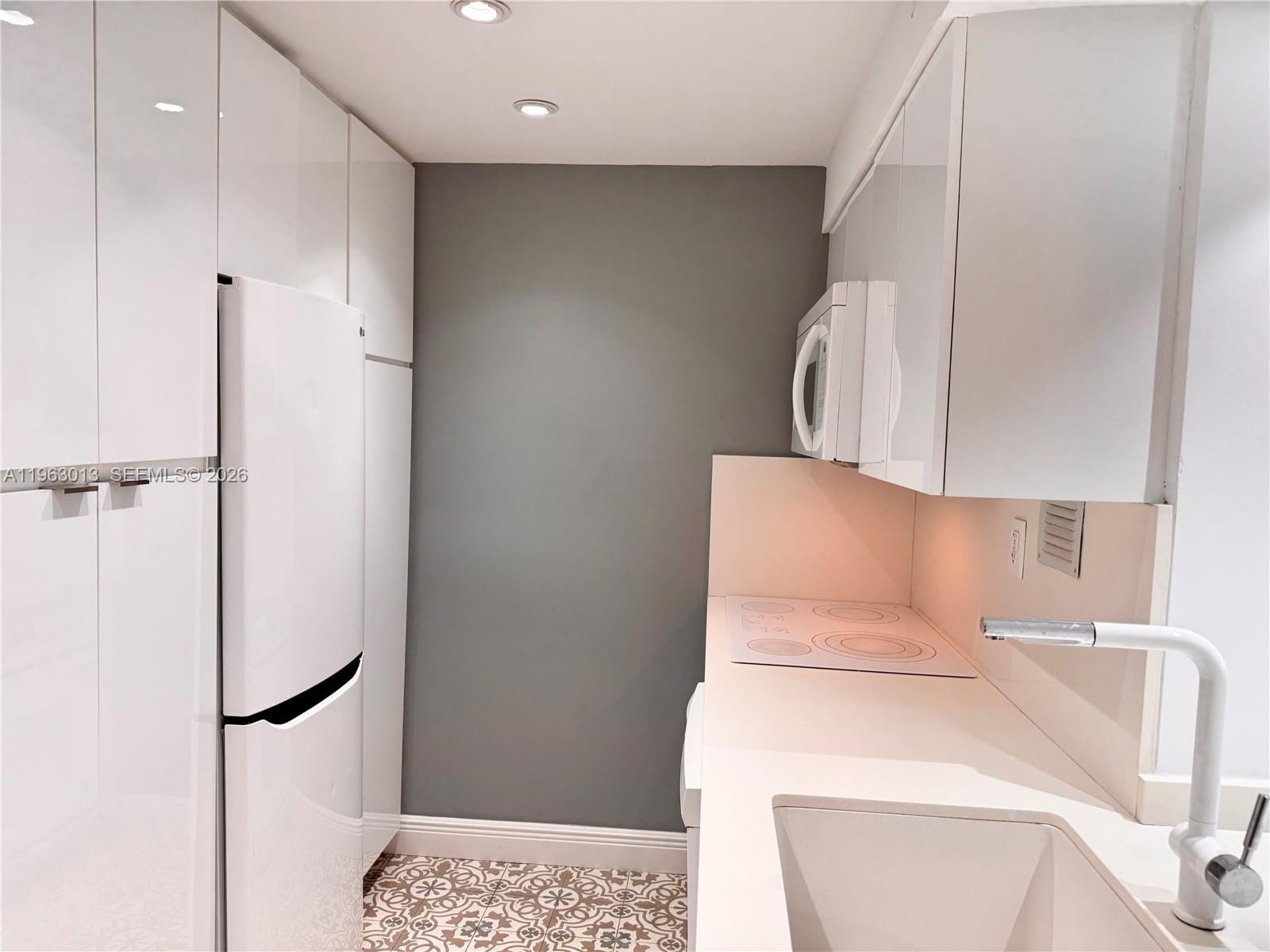 1200 West Avenue 1418, Miami Beach, FL 33139 photo 5