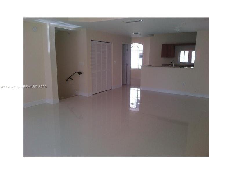 18402 NE 27 Court 124 — photo 4