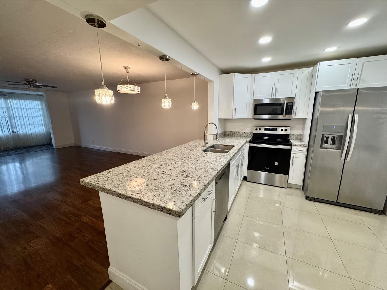2821 Somerset Drive 216, Lauderdale Lakes, FL 33311