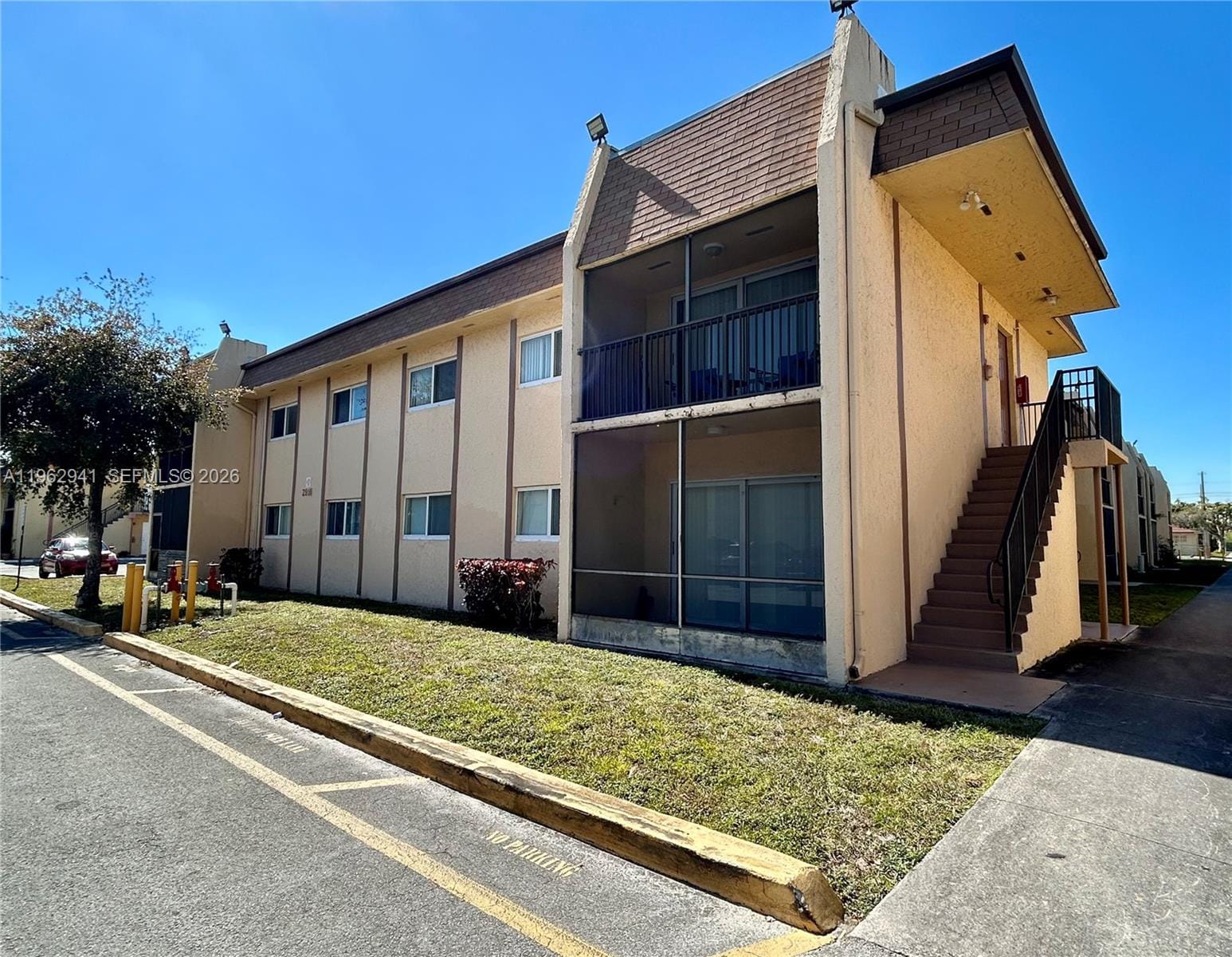 2916 NW 55th Avenue 2D, Lauderhill, FL 33313