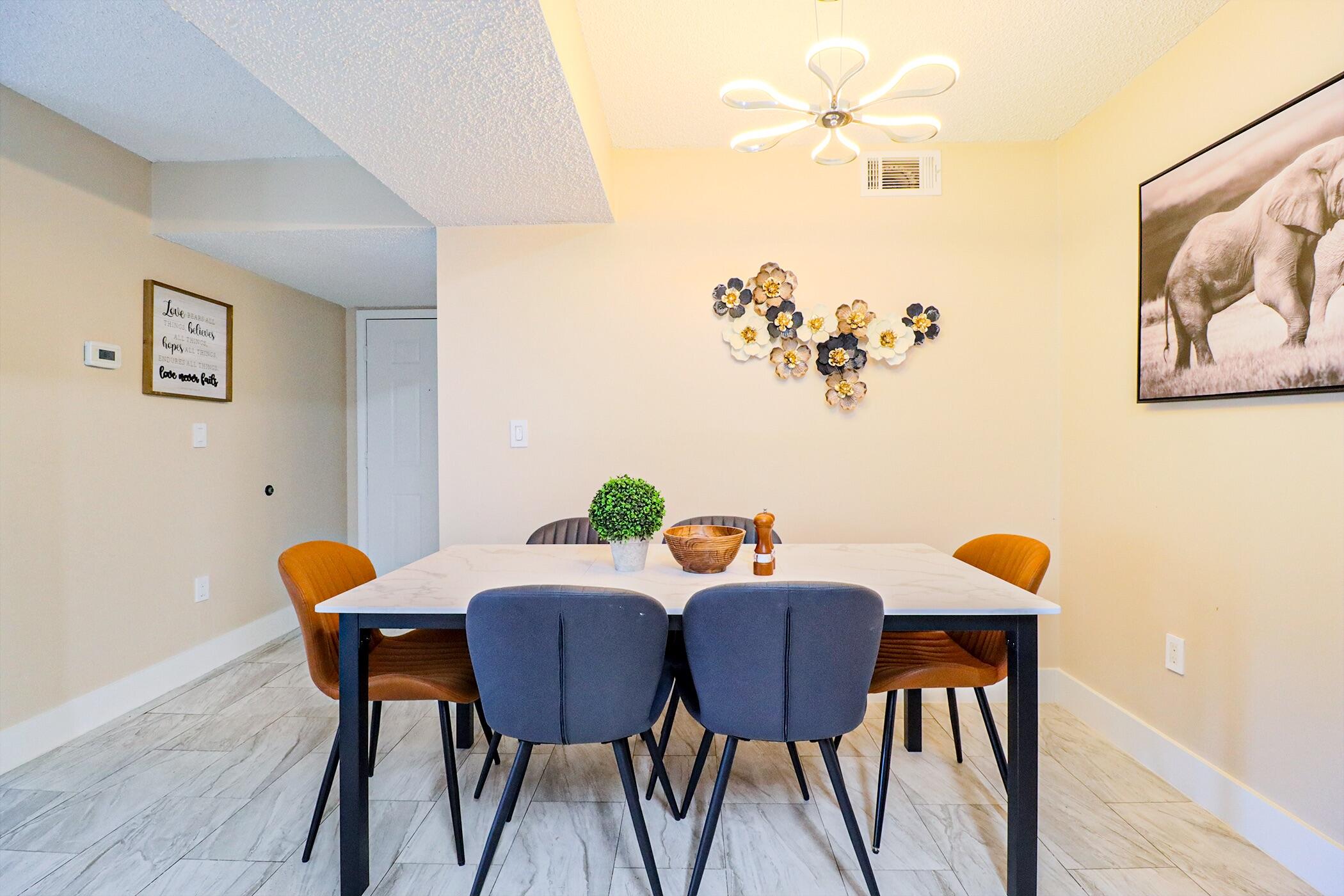 450 Palm Circle 106, Pembroke Pines, FL 33025 photo 12