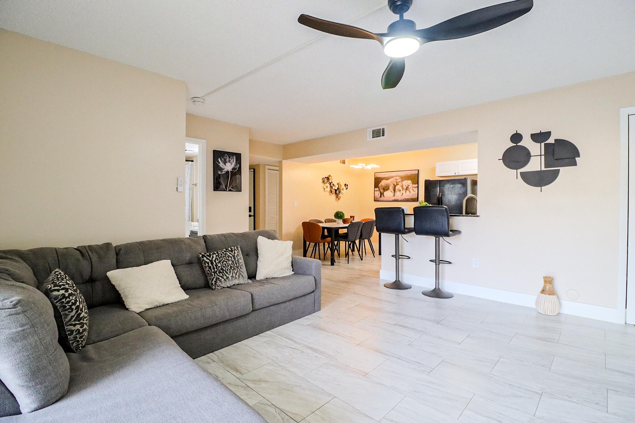 450 Palm Circle 106, Pembroke Pines, FL 33025 photo 19
