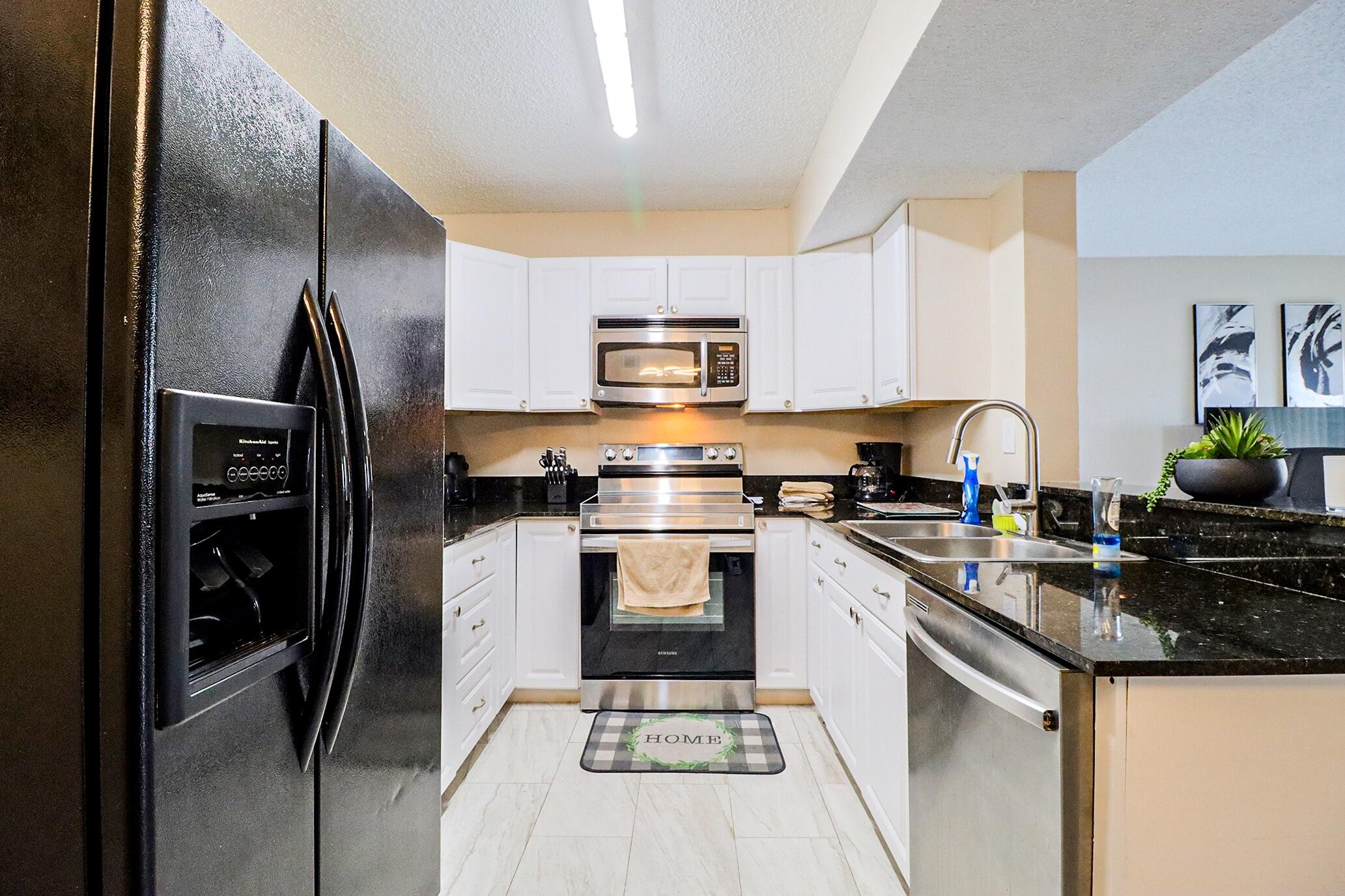 450 Palm Circle 106, Pembroke Pines, FL 33025 photo 21