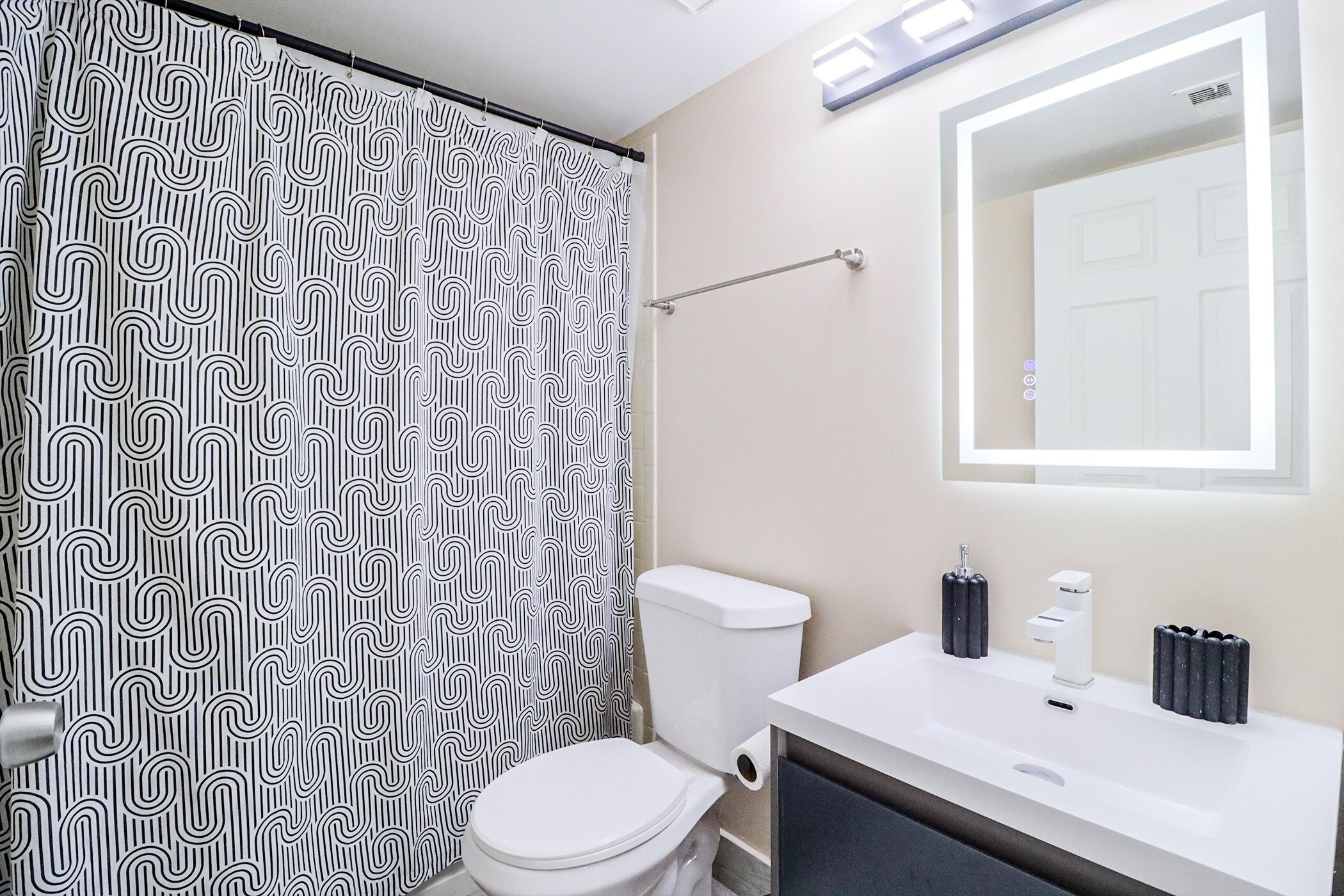 450 Palm Circle 106, Pembroke Pines, FL 33025 photo 29